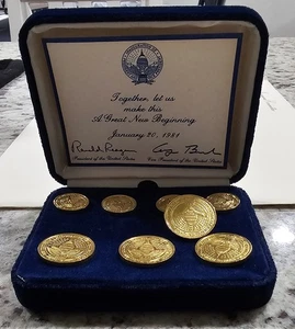 8 fantastici bottoni blazer vintage Ronald Reagan/Bush 1981 inaugurali tono oro - Foto 1 di 6