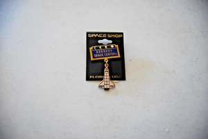 Centro Espacial Kennedy, Pinback de Metal NASA, Lote B - Imagen 1 de 1