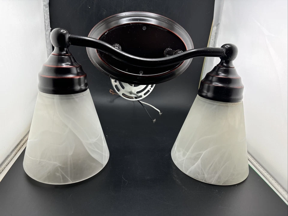 Iluminación de volumen Iluminación de tocador de baño  Foto 1 de 3