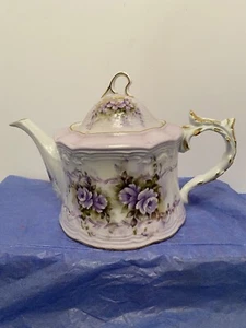 Vintage Musical Teapot Ornate Gold Trim Lavender Flowers plays Fur Elise - Picture 1 of 8