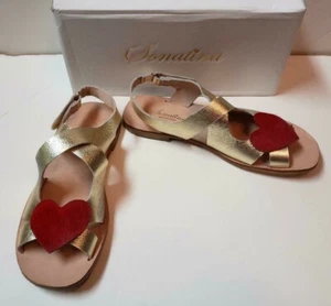 Neu im Karton Designer SONATINA Mädchen goldene Leder Sandalen mit rotem Fell Herz 38 SPANIEN - Bild 1 von 12