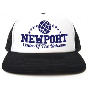 Newport - Centro del Universo - Divertida Gorra de Camionero Retro - Snapback 3 Colores - Imagen 1 de 4