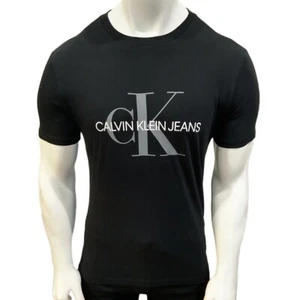 NUEVO CON ETIQUETAS CALVIN KLEIN PRECIO DE VENTA SUGERIDO POR EL FABRICANTE $54.99 CAMISETA PARA HOMBRE NEGRA CUELLO REDONDO MANGA CORTA S L XL - Imagen 1 de 5