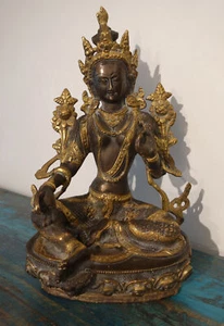 Fine Verde Tara Statua Di Scuro Bronzo Di Nepal, Fuoco Dorato, 4 KG - Imagen 1 de 5