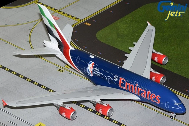 G2UAE1346 GeminiJets A380-800 1/200 Modelo Oficial NBA Partner Emirates Foto 1 de 1