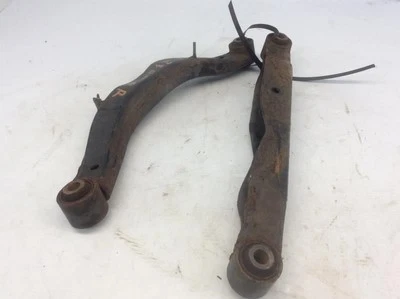 11-17 Nissan Juke braço de controle inferior direito traseiro AWD conjunto de 2 O - Imagem 1 de 4