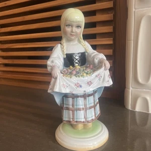 Vintage Ronzan Ceramic Dutch Girl with FlowersFigurine – Made in Italy RARE!!!! - Picture 1 of 15