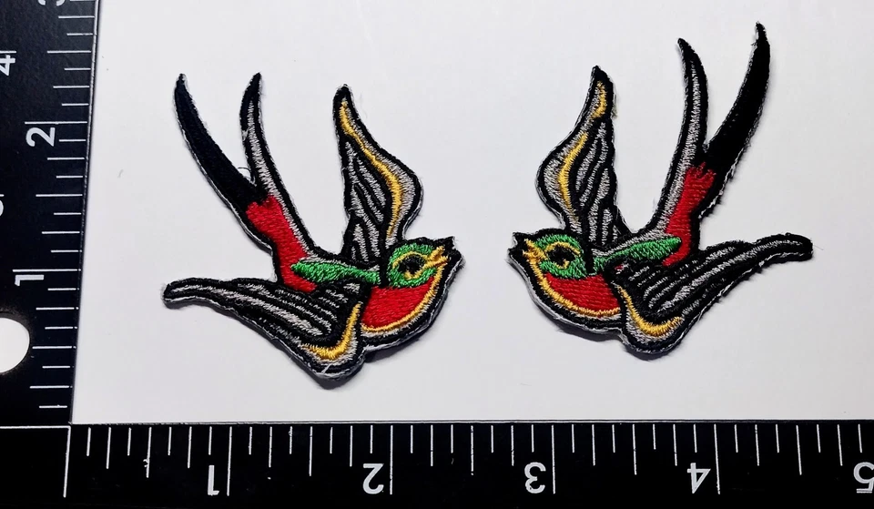 Parche Pájaro Tragar Pájaro Planchar o Coser Parche Alta Calidad Amor Regalo Envío Rápido Foto 1 de 2
