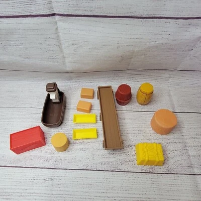 Misc feeders, hay bales, barrels farm items and accessories - Image 1 of 4