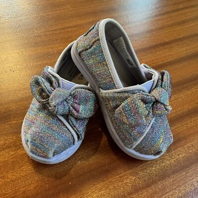 Sapatos bebê menina Tom's Alpargata glitter tamanho 5 - Imagem 1 de 4