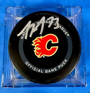 TYLER TOFFOLI Calgary Flames Signed Official Game Puck FANATICS COA Hologram - Picture 1 of 4