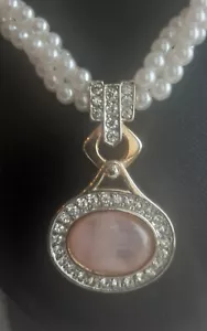 GIVENCHY TRIPLE STRAND FAUX PEARL CRYSTAL PINK GLASS VINTAGE DOUBLE G BOX CLASP - Picture 1 of 12