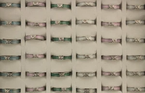 Lotti sfusi 32pz Anello Donna Acciaio Inox Smalto Anelli Anniversario All'ingrosso - Foto 1 di 9