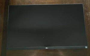 LG 27” IPS 4K UHD Monitor 27UP600-W - Black (with VESA DisplayHDR 400) NO STAND - Picture 1 of 4