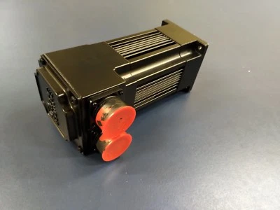 SERVOMOTOR SIN ESCOBILLAS UNIVERSAL GSM EJE X PACIFIC SCIENTIFIC R33SSNC-SS-NS-NV-02 Foto 1 de 4