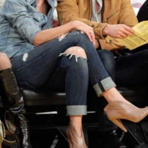 Vince Camuto Ambers Soft Leather Peep Toe Back Zipper Bootie Cone Heels Caramel - Picture 1 of 12