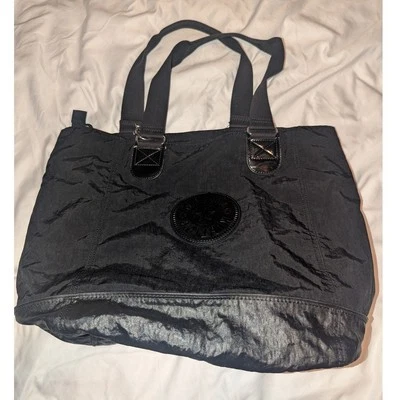 Bolso de Mano Kipling Negro 18" x 12"  Foto 1 de 4