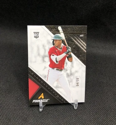 2021 Panini Chronicles Pinnacle Geraldo Perdomo /10 GOLD FOIL SSP Rookie Card 17 - Image 1 of 4