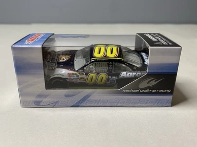 1/64 动作 NASCAR 盒压铸 2010 David Reutimann #00 Aaron’s 丰田凯美瑞 — 第 1/4 张图片