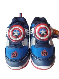 Zapatilla deportiva iluminada Marvel Capitán América para niños pequeños talla 7  - Imagen 1 de 8