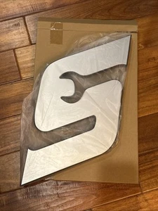 NIB Snap On Tools Wrench "S" Logo Wall Display Silver 14" x 20" x 1" Silver - Picture 1 of 4
