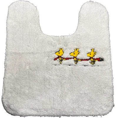 Tapete sanitário Peanuts Woodstock cachecol vermelho Natal em forma de U 22" X 20" branco - Imagem 1 de 4