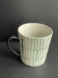 Starbucks 2016 Polar Bear Coffee Mug Green White Black 6oz Small Espresso Cup - Bild 1 von 3