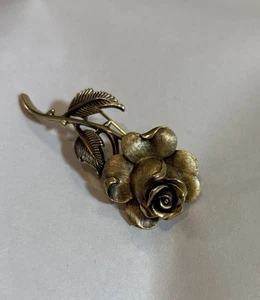 Vintage Trifari  Enamel Gold Tone Rose Flower Brooch Pin Marked - Picture 1 of 10