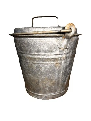 VINTAGE Galvanized Metal Bucket w/Lid & Handle Farm Pail Garden Flower Planter - Image 1 of 4