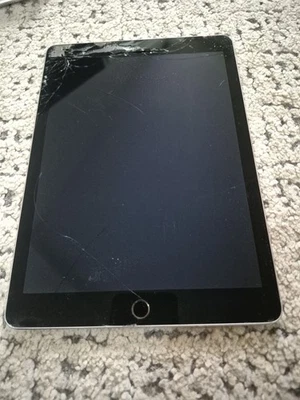 Apple iPad Air 2 A1566 9.7"Wi-Fi Plateado Pantalla agrietada Por favor lee el primer lote 4 Foto 1 de 2