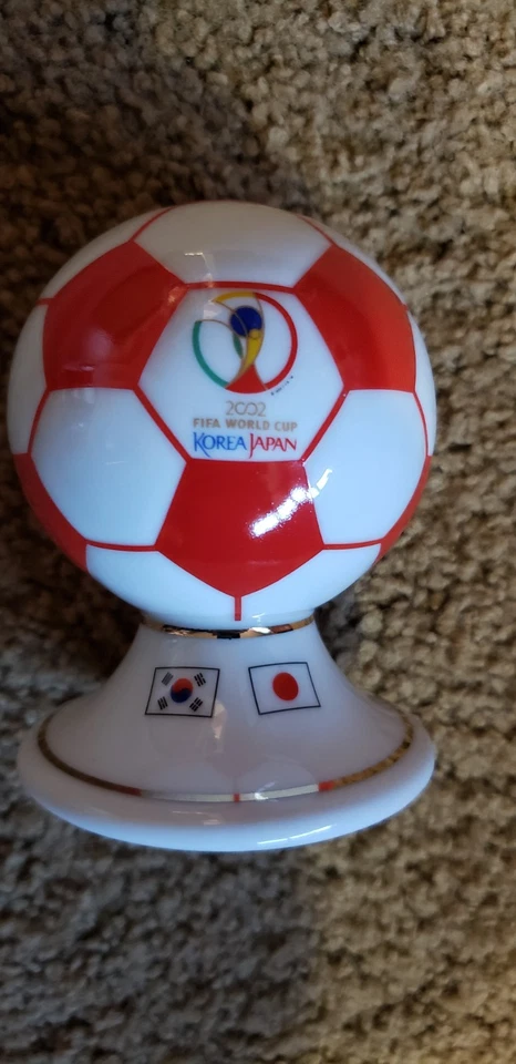 FIFA World Cup Korea/Japan 2002 Commemorative Ceramic Ball - Mint condition - Image 1 of 1