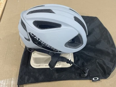 Casco de ciclismo Carrera Oakley ARO3 MIPS gris mate PEQUEÑO policarbonato Foto 1 de 4