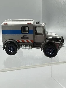 Jurassic Park World Mobile Vet Ambulance 2012 Scrambulance Mattel Matchbox Truck - Picture 1 of 19