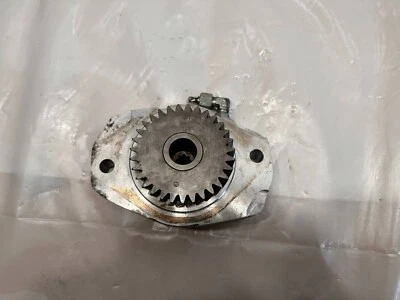 John Deere 6068 Diesel engine Oil Pump Gear with Housing R134473 R123290 OEM - Image 1 of 4
