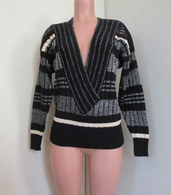 ESCADA NEIMAN-MARCUS DE COLECCIÓN. SUÉTER LANA NEGRO, RAYAS METALIZADAS CUELLO EN V, TALLA 36 Foto 1 de 4