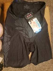 Muslo Maidenform cintura alta más delgado en negro ultra firme grande - Imagen 1 de 6