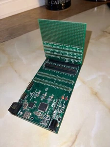 Microchip PIC PIC32 Starter Kit - Picture 1 of 3