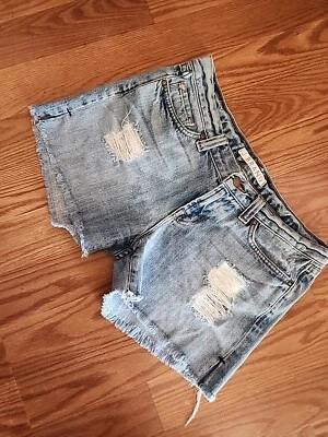Pantalones Cortos de Denim Marca J Distressed Borde Dobladillo Crudo Lavado Ligero Talla 27 Festival Foto 1 de 4