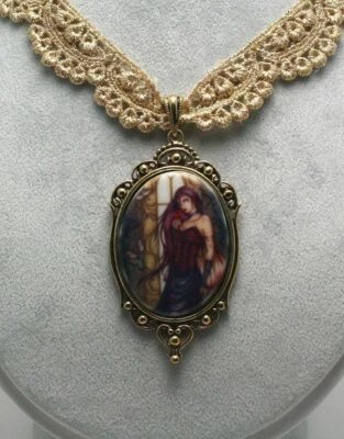 80% OFF VENDA! Colar de Fadas JESSICA GALBRETH Cameo ROSA RENASCENTISTA Munro NOVO  - Imagem 1 de 4