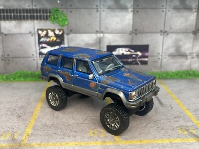 Jeep Cherokee XJ 1991 elevado 4x4 oxidado desgastado personalizado 1/64 camión diecast Foto 1 de 4