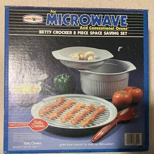 Nordic Ware Microwave And Oven Safe Plates 8 Piece Set Betty Crocker NIB READ - Picture 1 of 6