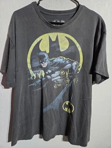 Batman T-Shirt Mens Size XL Faded Vintage Design Super Hero Bat Man Tee Shirt - Picture 1 of 12