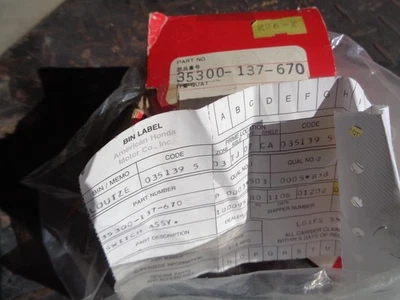 Interruptor de manillar Honda XL70 NOS 35300 137 670 SL70 Foto 1 de 4