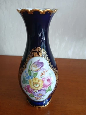 C. M. Hutschenreuther Kobalt Vase, Blumendekor, Goldrand, 22,5 cm Höhe - Bild 1 von 4