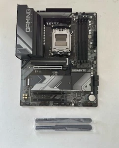 Gigabyte B650 GAMING X AX V2 AMD AM5 ATX Motherboard! DDR5 M.2x3 2.5GbE Wi-Fi6E! - Afbeelding 1 van 14