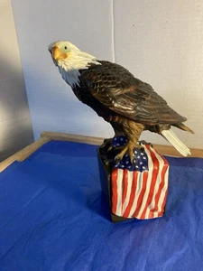 American Patriotic Weißkopfseeadler USA Stars And Stripes Flagge Figur - Bild 1 von 8
