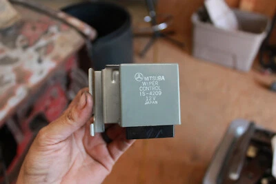 85-94 SUBARU LOYALE GL DL МОДУЛЬ УПРАВЛЕНИЯ СТЕКЛООЧИСТИТЕЛЕМ ОТ ОРИГИНАЛЬНОГО ПРОИЗВОДИТЕЛЯ Б/У ДЕТАЛИ - Изображение 1 из 2