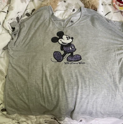 Camiseta Dolman Mickey Mouse lantejoulas roxas parques da Disney tamanho. L~NOVO SEM ETIQUETAS - Imagem 1 de 2