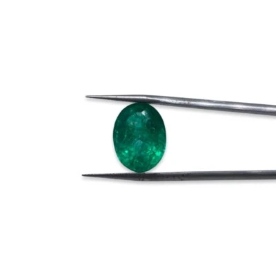 Emerald loose gemstone oval cut 8-11 ct - Image 1 of 3