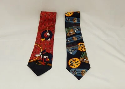 Juego de 2 corbatas temáticas de baloncesto y bicicleta Disney Mickey Unlimited para hombre Foto 1 de 4